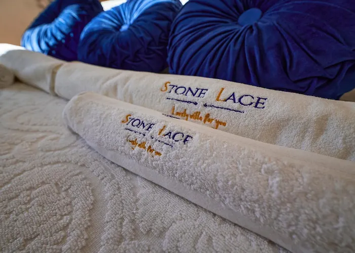 Stone Lace شقة