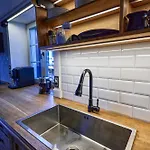 Apartman Stone Lace