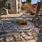 Stone Lace Apartman Kolan